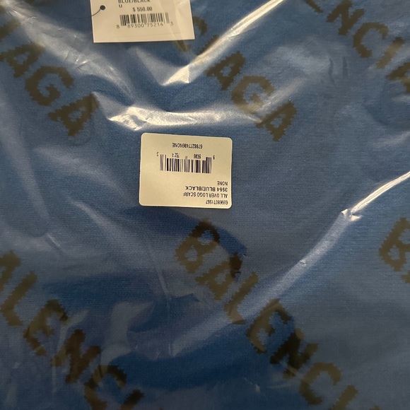 Brand new never worn !!!! - Picture 2 of 2